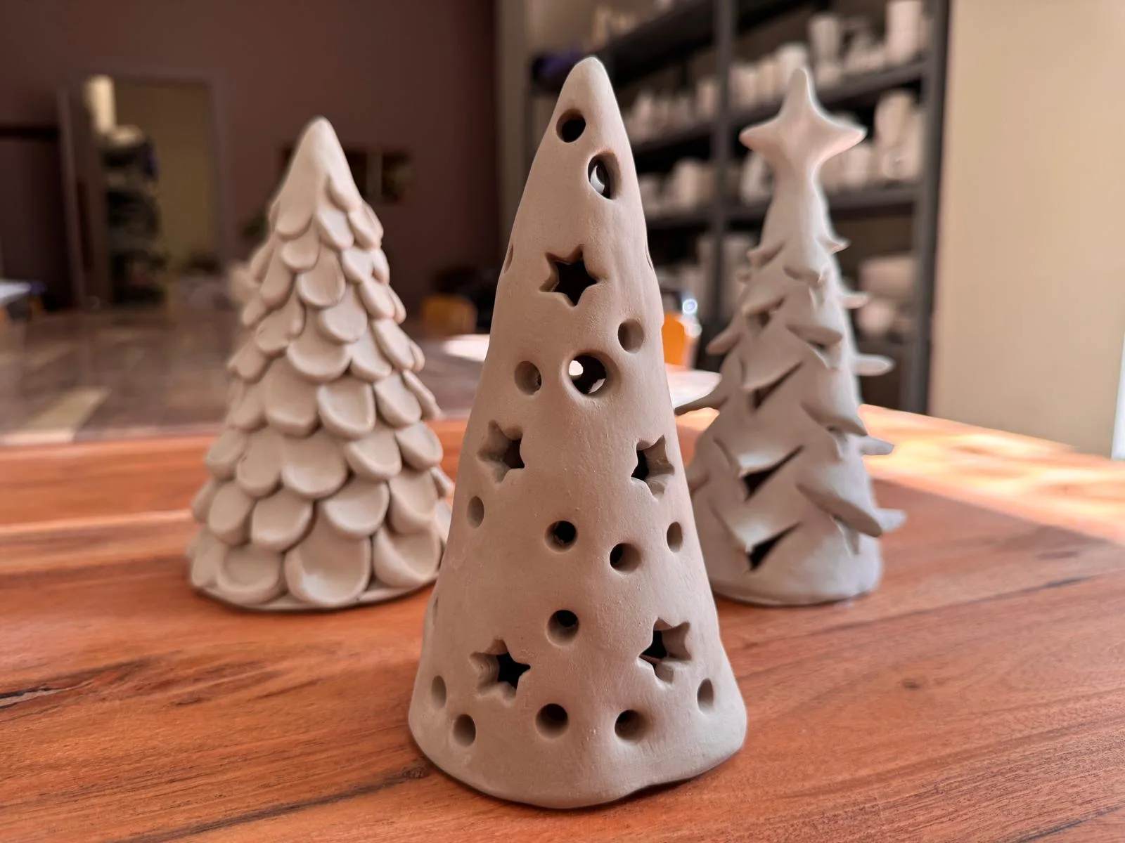 Modela tu propio árbol navideño de cerámica