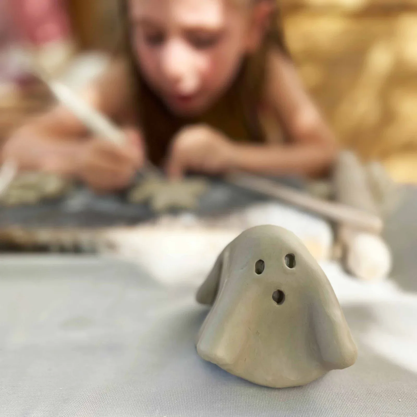 Taller infantil de cerámica de Halloween