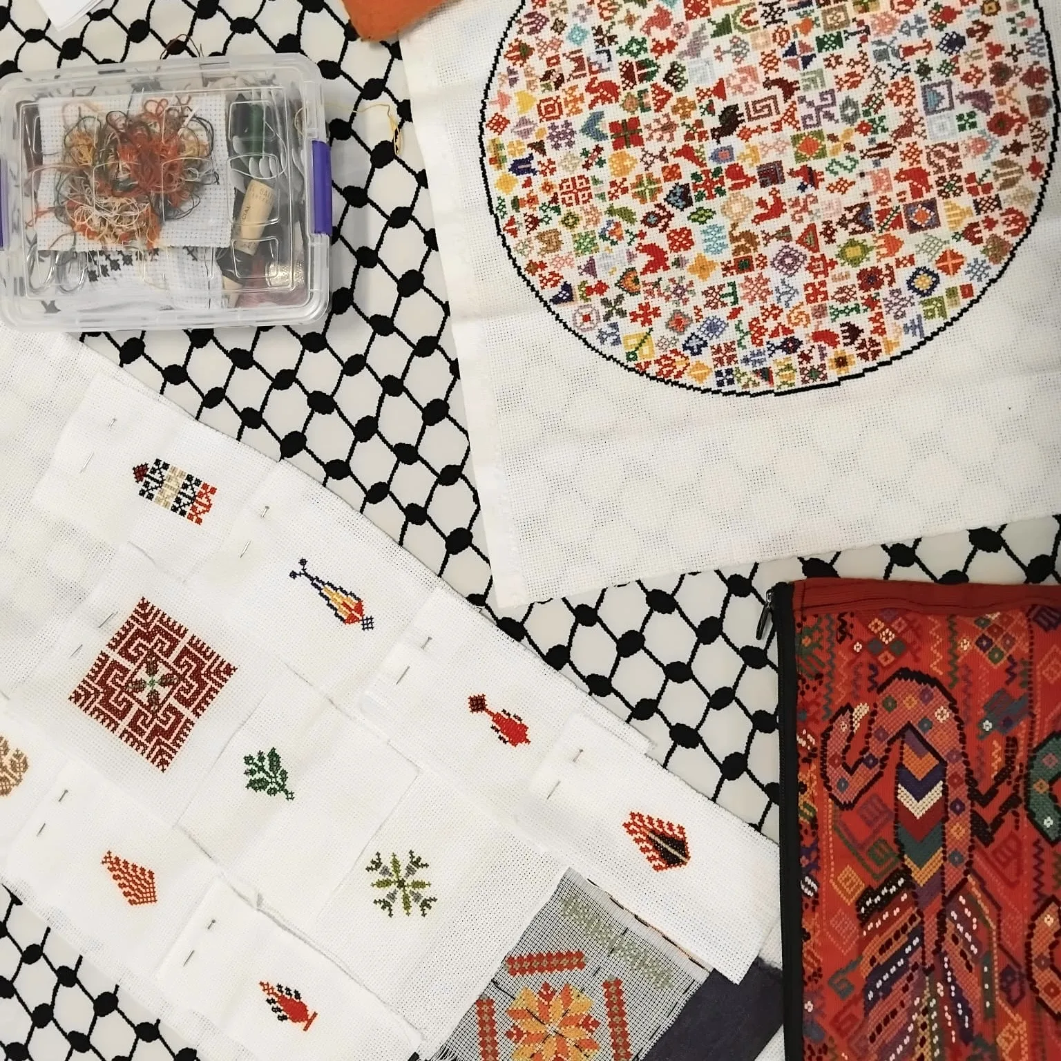 Bordado tradicional palestino (tatreez) en Sevilla