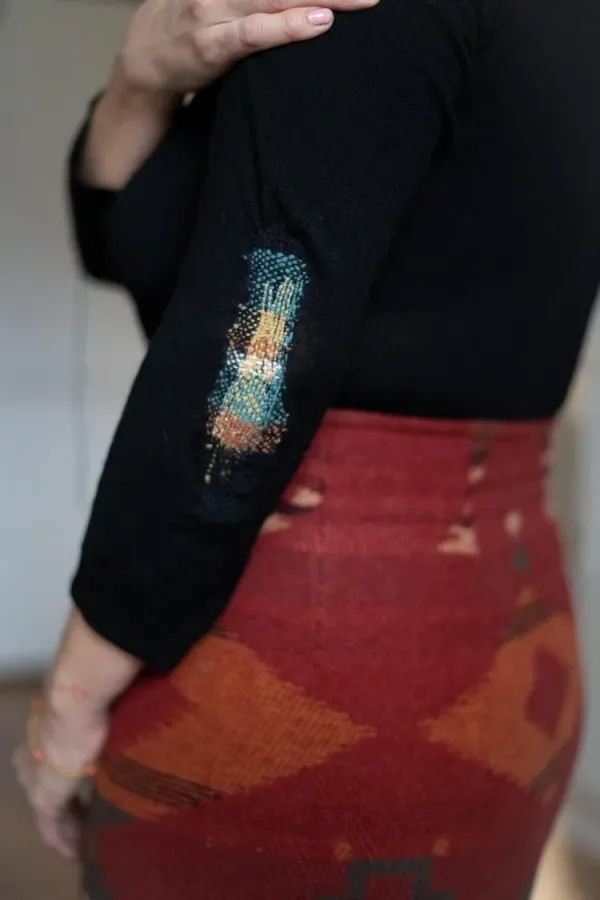 Visible mending: zurcido con puntadas visibles