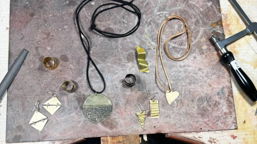 Iniciación a la joyería: metal