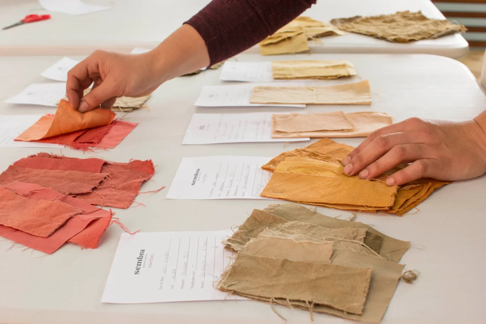 Taller de tintes naturales con Laura Cardona