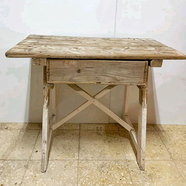 Mesita-Restaurada-antes